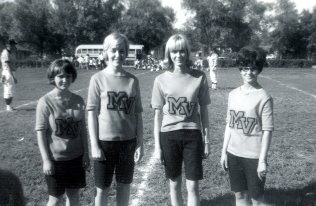 1967-Janeen Cheerleading.jpg